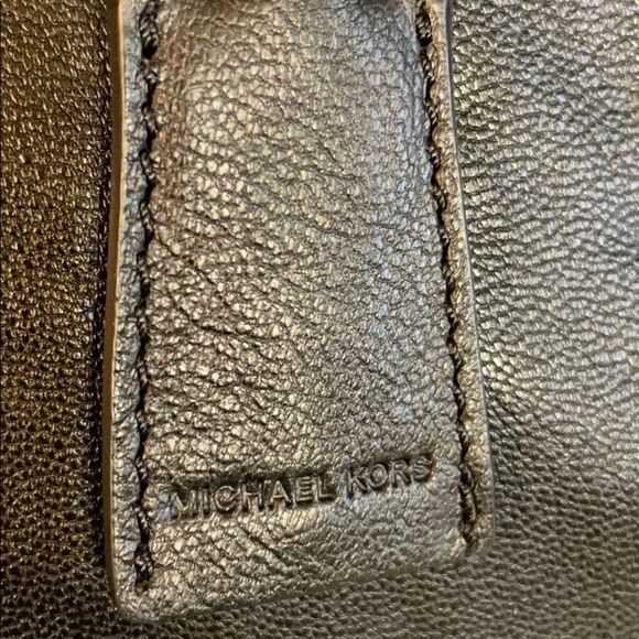 Michael Kors purse (3500) - Picture 3 of 9